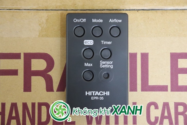 Điều khiển từ xa giúp bạn dễ dàng vận hành máy lọc như mong muốn chỉ với một bút bấm